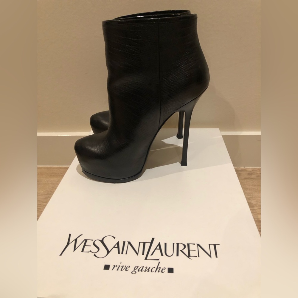 Yves Saint Laurent Tribtoo Heeled Leather Booties